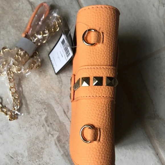 BCBG Paris crossbody - Picture 5 of 10